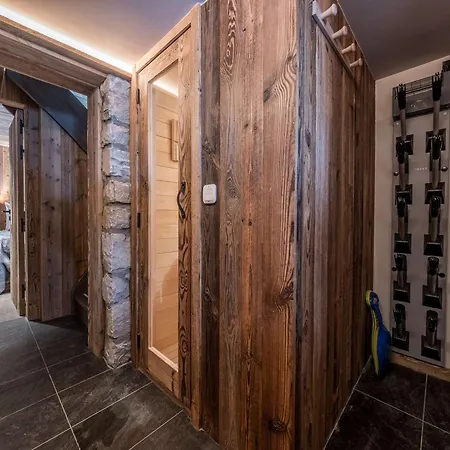 Cosy 5 Pers Pres Des Pistes Avec Sauna Et Terrasse - Fr-1-631-188 Chalet *