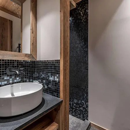 Cosy 5 Pers Pres Des Pistes Avec Sauna Et Terrasse - Fr-1-631-188 Chalet *